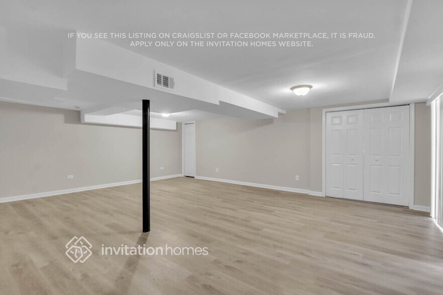 Building Photo - 2875 Laurel Ln