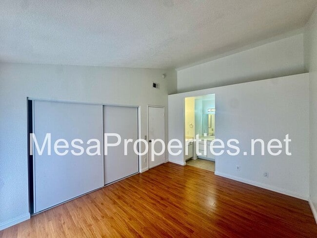 Building Photo - 1423 Willow Tree Ln