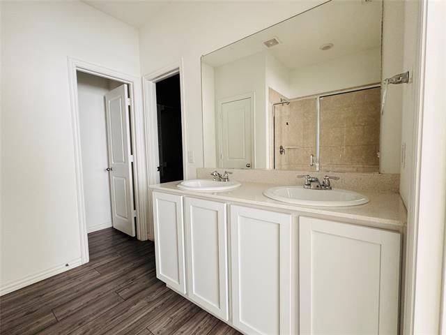 Building Photo - 5616 Elwood Dr