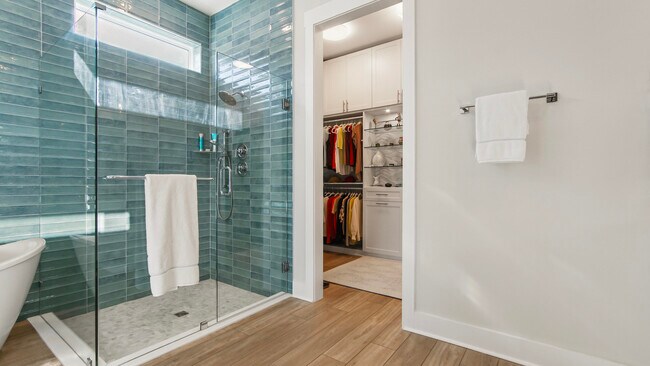 Building Photo - 1866 Pathways Drive