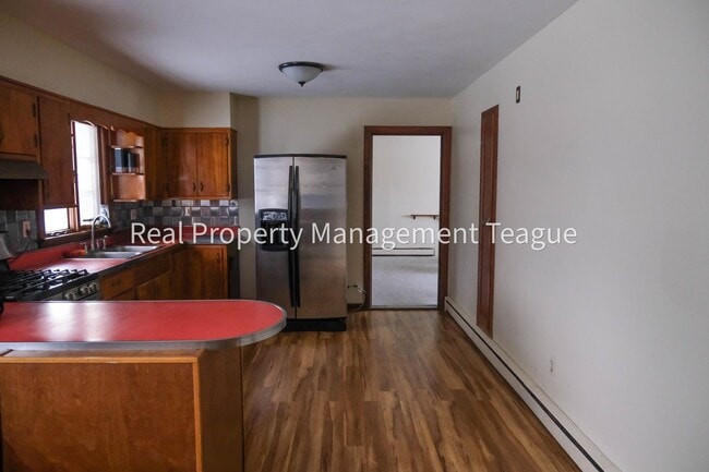 Building Photo - Charming 3 bedrooms in Rensselaer