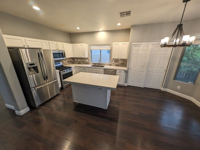 Building Photo - 10465 Warwick Falls Ct