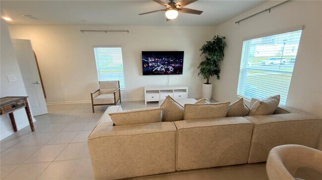 Building Photo - 2731 Armstrong Ave