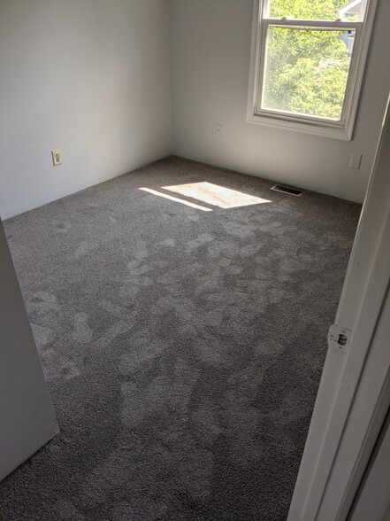 Bedroom 1 - 1 - 179 Clover Valley Cir