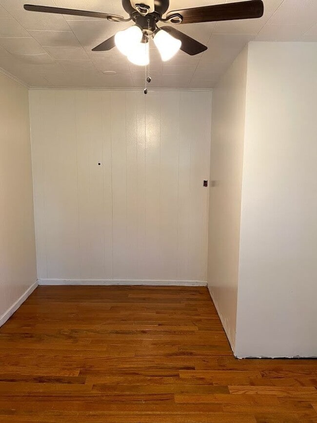 Building Photo - 5603 Fair Oaks St