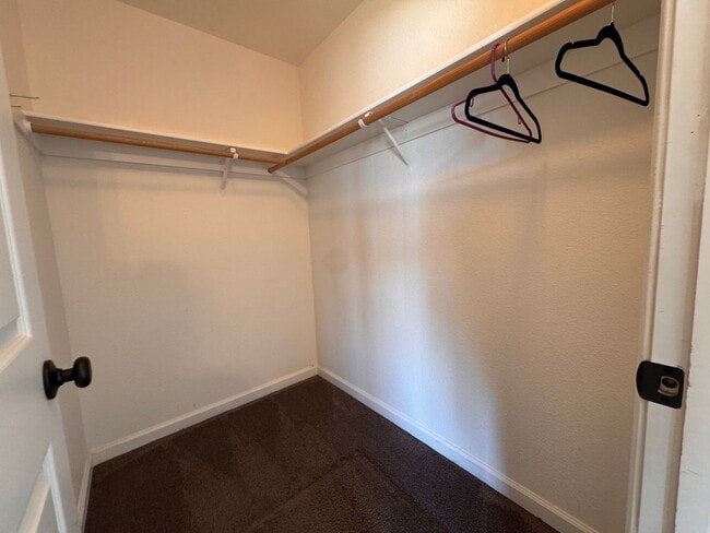 Building Photo - 1130 Shadow Mountain Dr