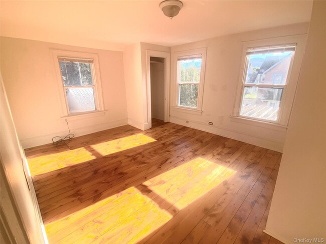 Building Photo - 8 Willow St