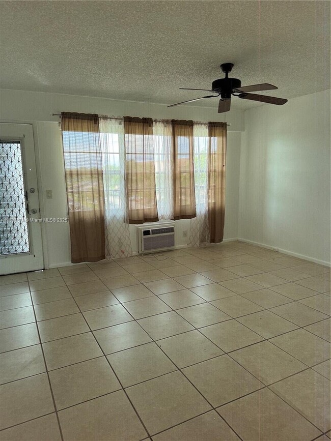 Building Photo - 13550 SW 6th Ct