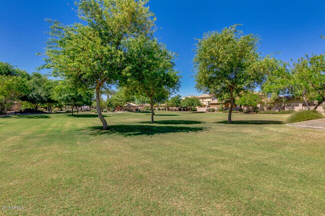 Building Photo - 7219 N 73rd Dr
