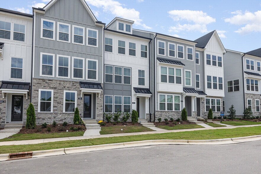 Building Photo - 514 Billingshurst Way