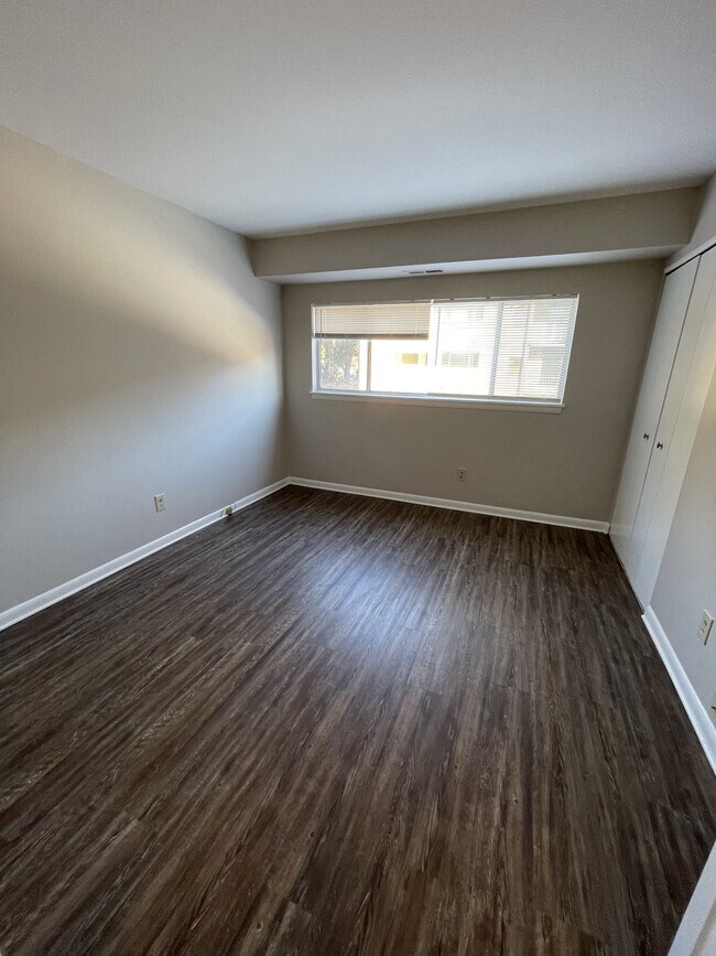 Building Photo - 1022 Adams Ave