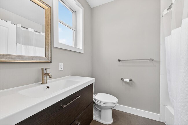 Building Photo - 1432 46th St