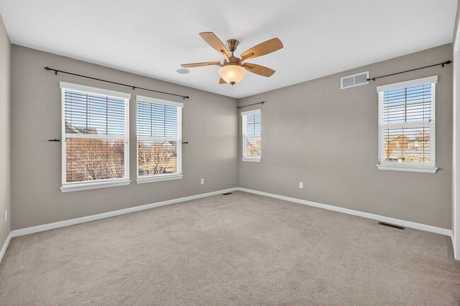 Building Photo - Amazing 3 bedroom home