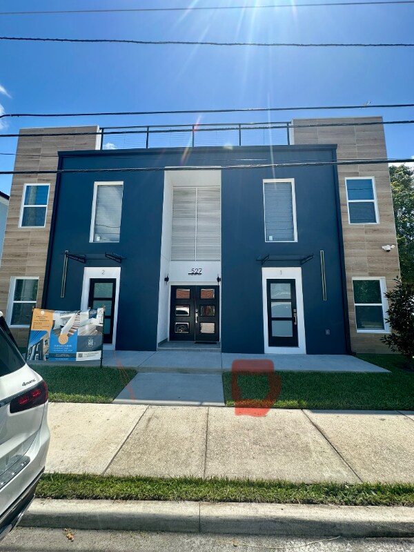 Building Photo - 527 N Garden Ave
