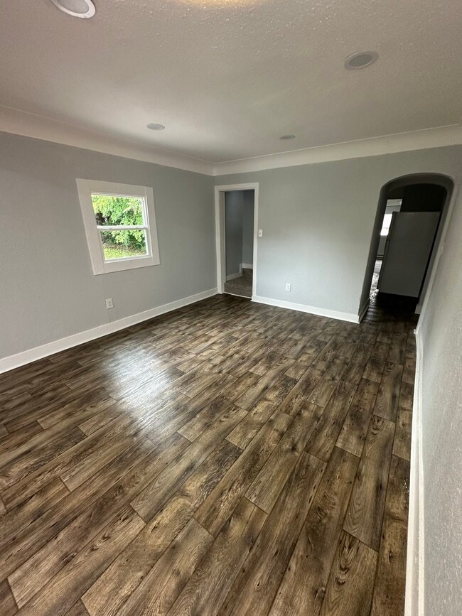 Building Photo - 5088 Queens Ave