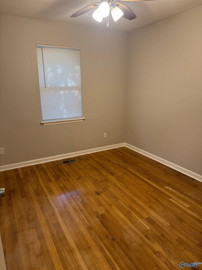 Building Photo - 3307 Farris Dr