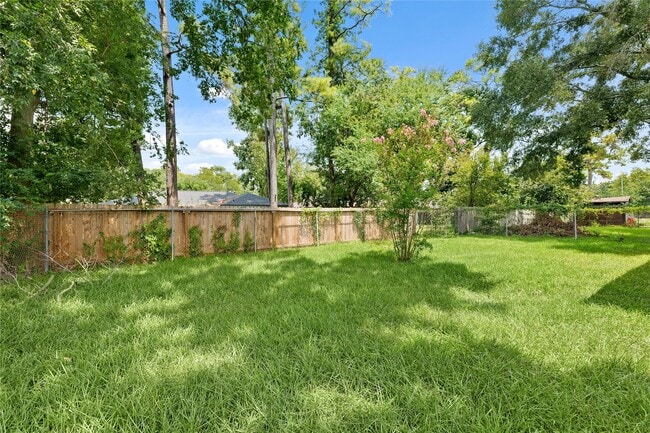 Building Photo - 7111 Pinehook Ln
