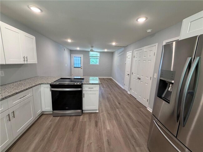 Building Photo - 571 Eva Kennedy Rd