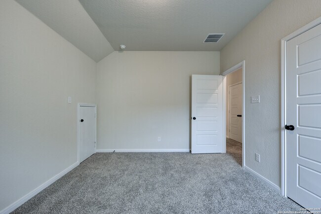 Building Photo - 9007 Shady Mountain