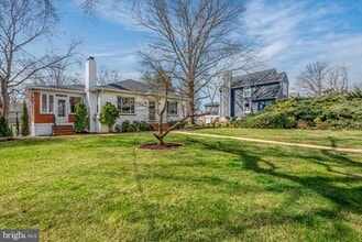 Building Photo - 871 Highland Ave