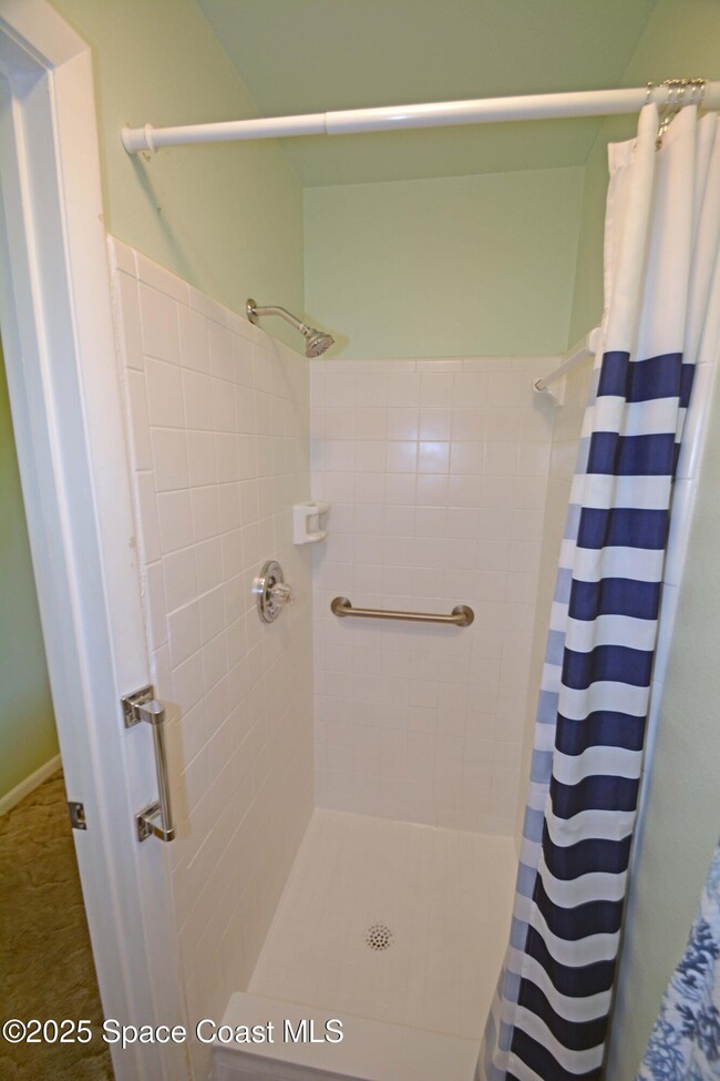 Building Photo - 201 St Lucie Ln