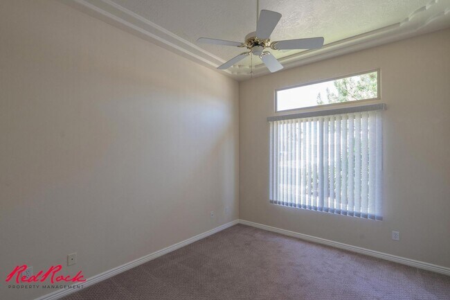 Building Photo - Comfortable 3-bedroom Home. Small Dog Frie...