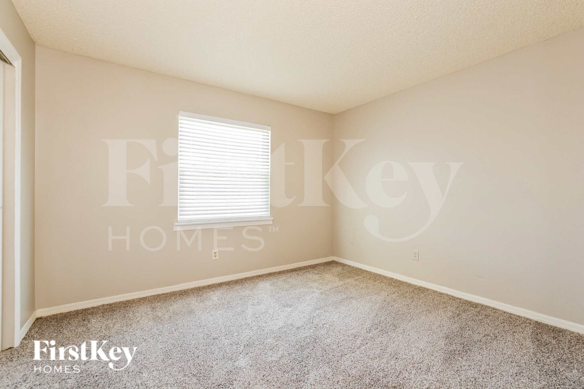 Building Photo - 2175 Carriage Pointe Loop