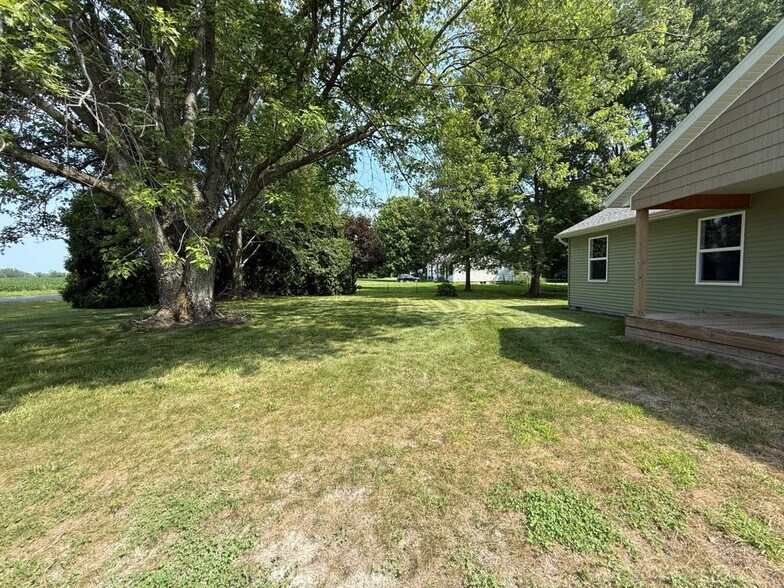 Building Photo - 6256 Oak Rd