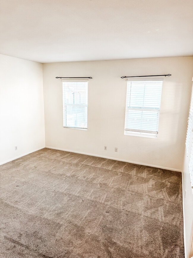 Building Photo - 2744 Crown Ridge Rd