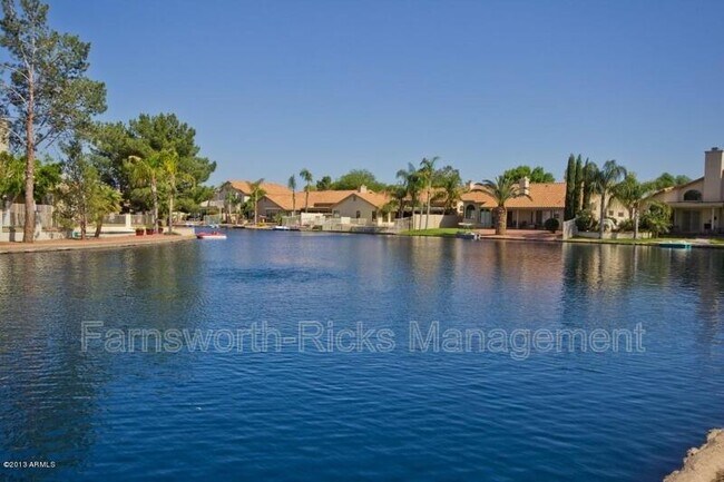 Building Photo - 420 E Stonebridge Dr