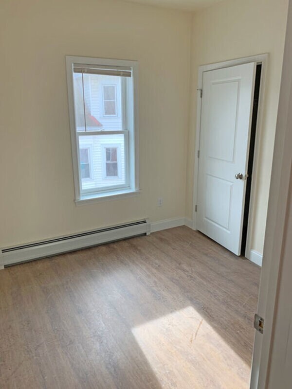 Building Photo - 323 Pearl St