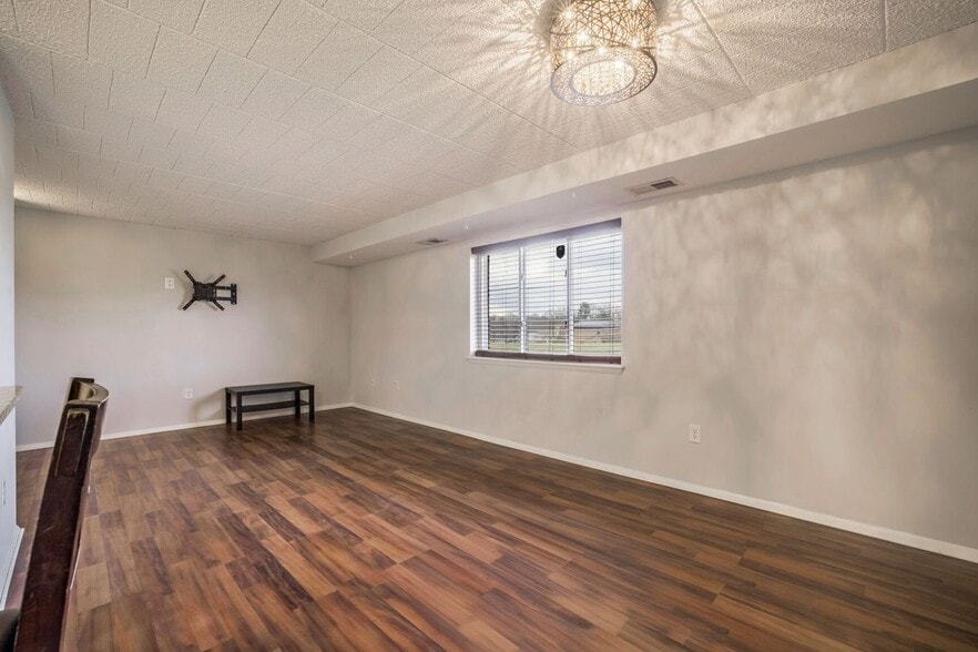 Building Photo - 997-C HEATHER RIDGE DR, 3C