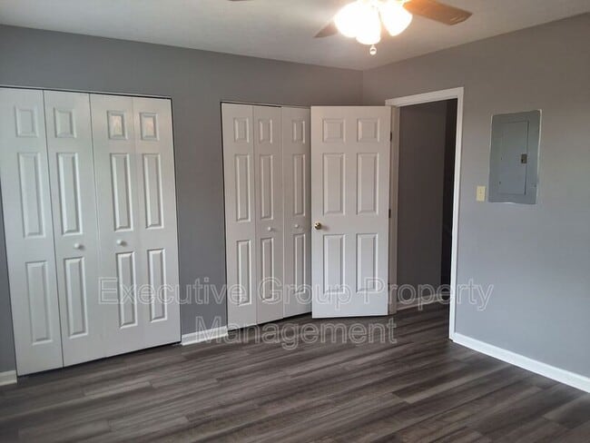 Building Photo - 1115 Crowne Pointe Dr