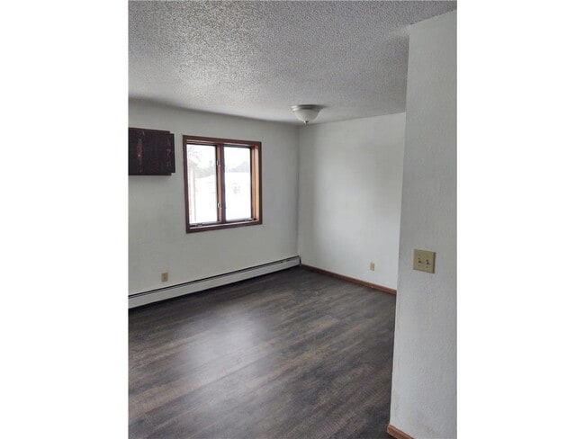 Building Photo - 222 6th St SW