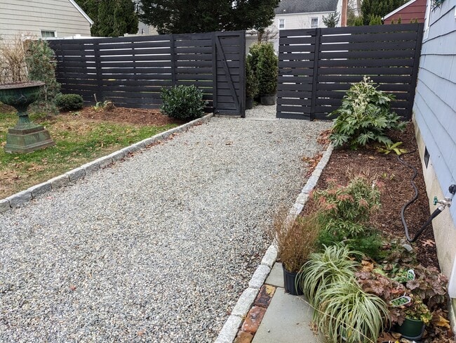 Building Photo - 265 Homeland St