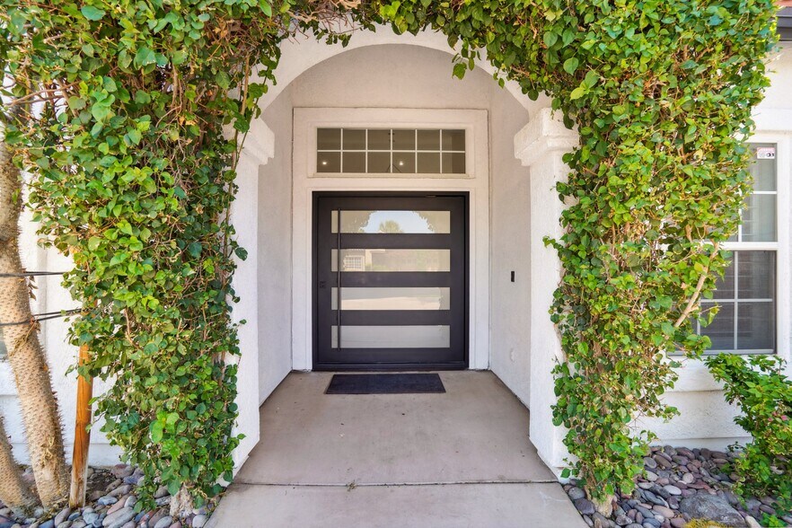 Building Photo - 45138 Shaugnessy Dr