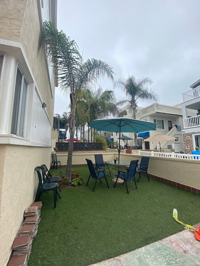 Building Photo - Live Steps from the Sand at Ensenada Court!  South Mission Beach | 1 Bed · 1 Bath