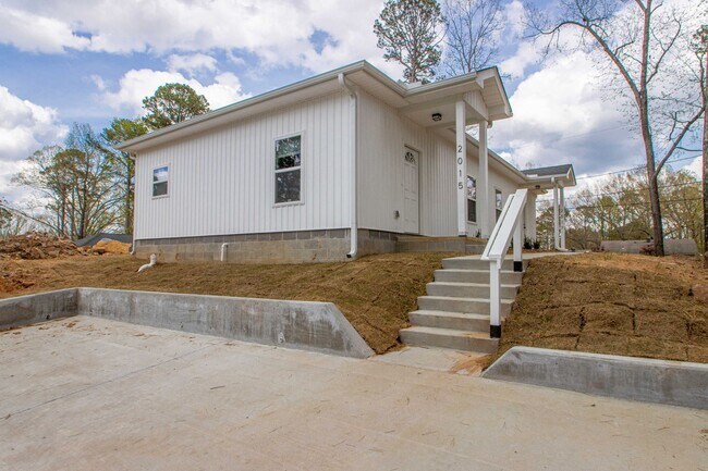 Building Photo - 2015-2017 Scotty Ct