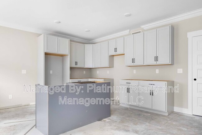 Building Photo - 166 Sango Dr