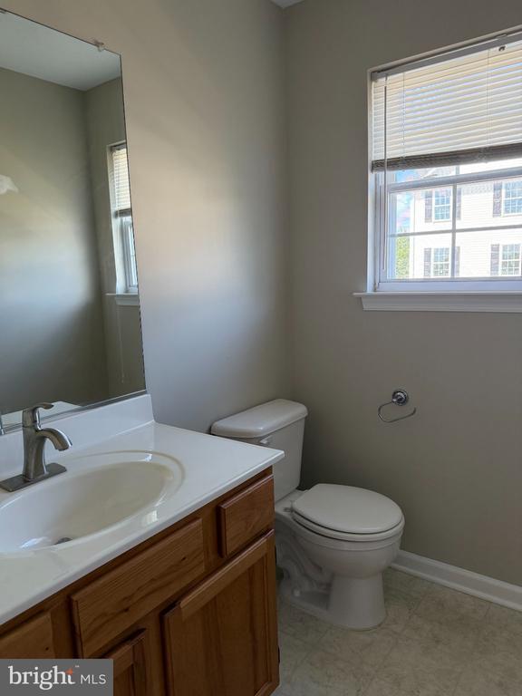 Building Photo - 206 Weathervane Dr
