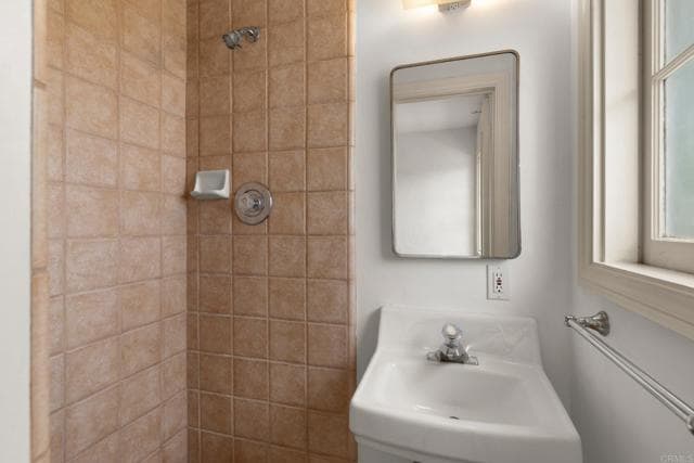 Building Photo - 7851 Hillside Dr
