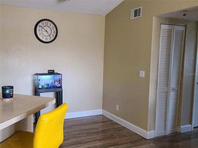 Building Photo - 4630 Commander Dr