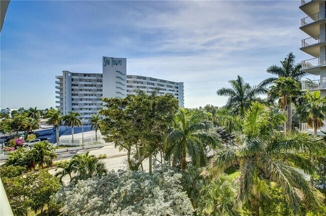 Building Photo - 2841 N Ocean Blvd