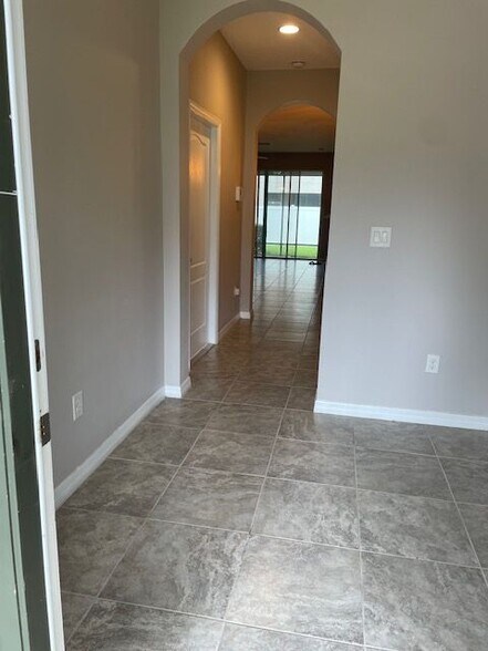 Building Photo - 10425 Yellow Spice Ct