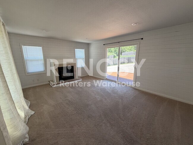 Building Photo - Availablae July 1st 4 Bedroom 2 Bath Single Family Home in Rochester