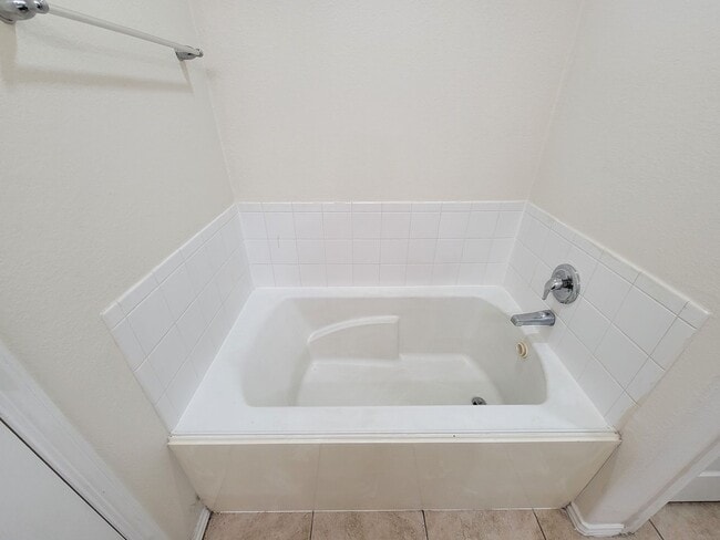 Building Photo - BRAND NEW  4 BEDROOM 2 BATH HOME IN KATY VENTANA LAKES