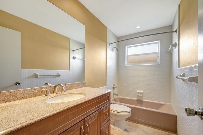 Building Photo - 1753 W Terrace Dr