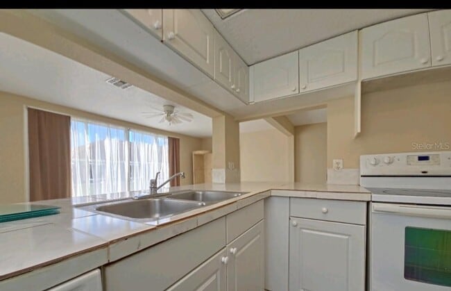 Building Photo - 433 Orchid Dr