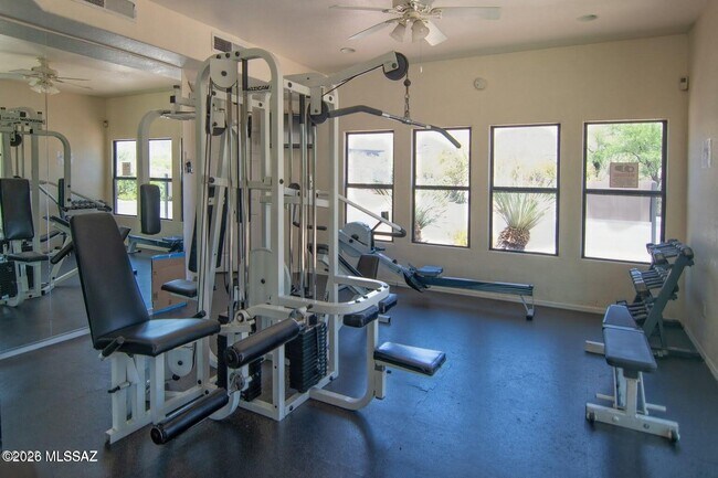 Building Photo - 5855 N Kolb Rd