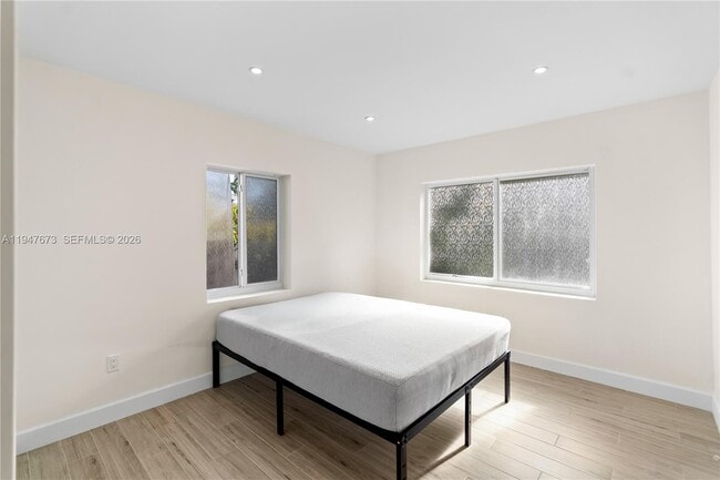 Building Photo - 251 NE 44th St